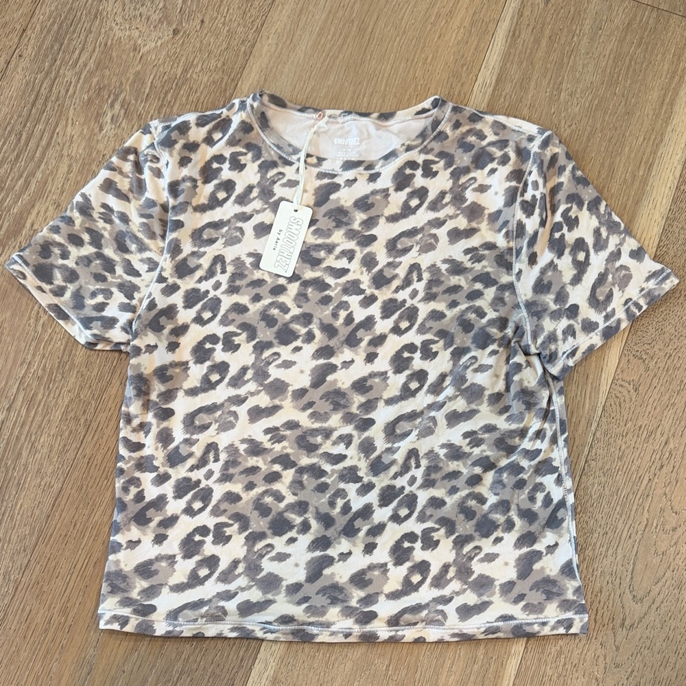 Leopard Print Short Sleeve Tee - Picture 1 of 5